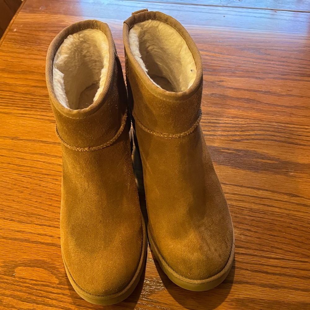 UGG Femme Wedge Booties